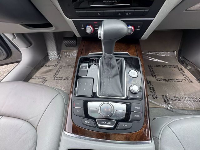 Vehicle image 19 of 41
