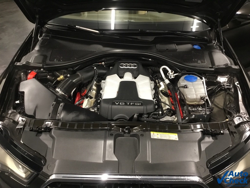 Vehicle image 10 of 52
