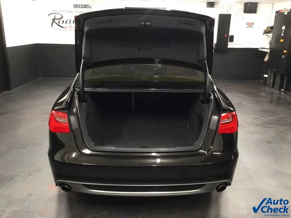 Vehicle image 15 of 52