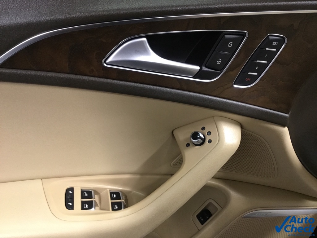 Vehicle image 39 of 52