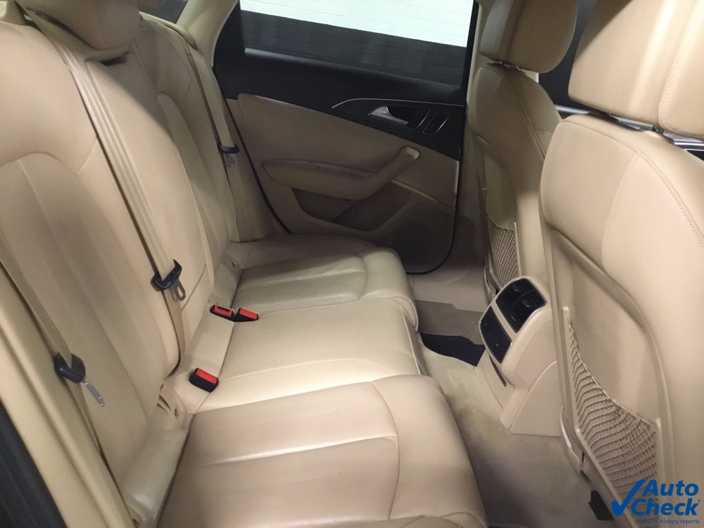 Vehicle image 18 of 52