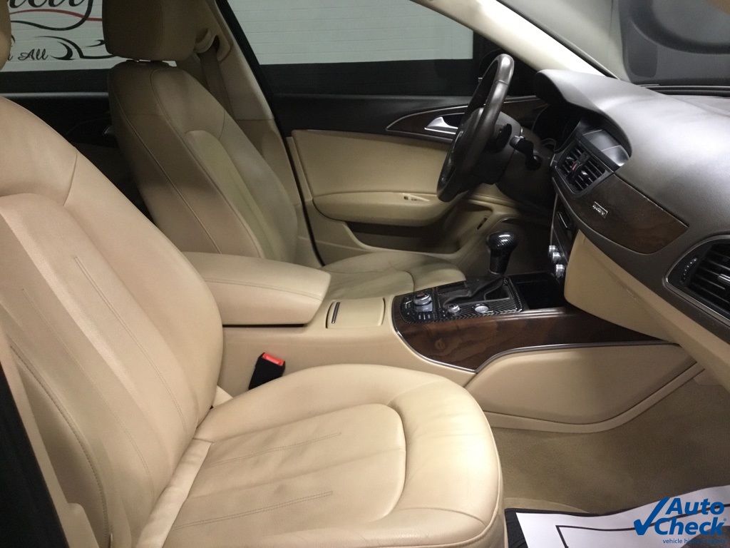 Vehicle image 24 of 52