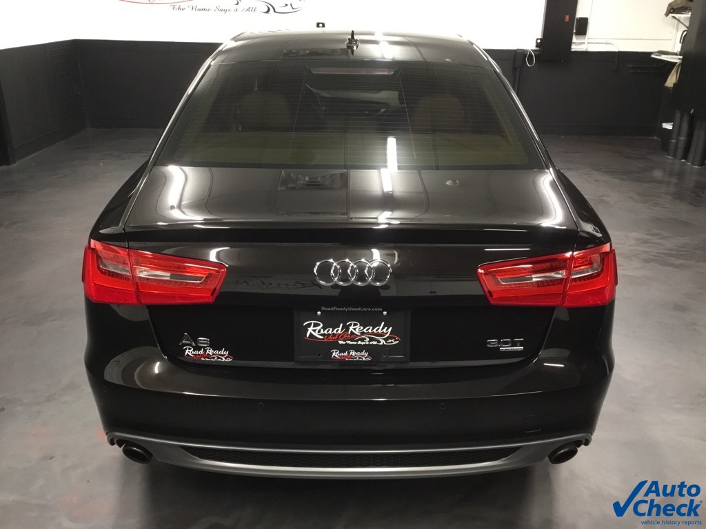 Vehicle image 8 of 52