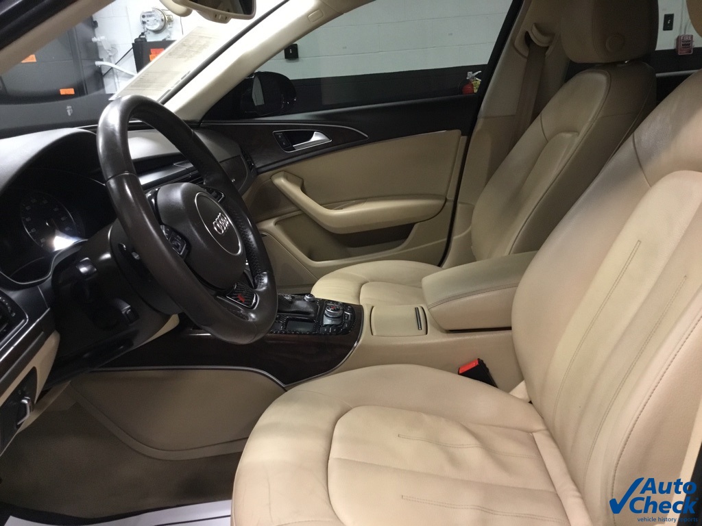 Vehicle image 47 of 52