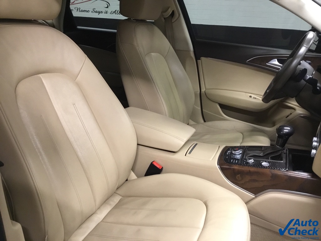 Vehicle image 20 of 52