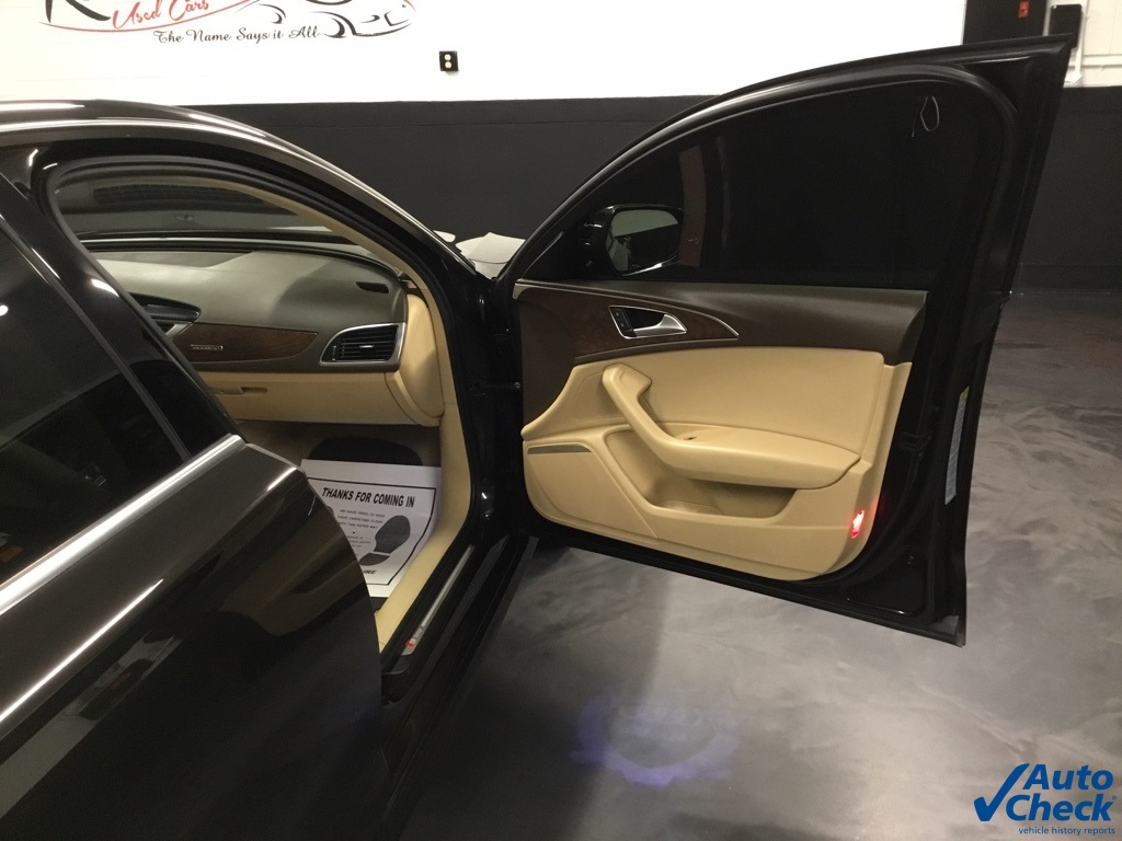 Vehicle image 29 of 52
