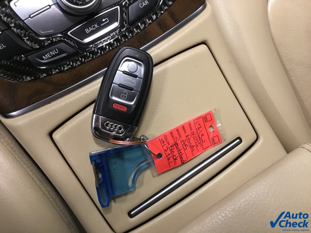 Vehicle image 40 of 52