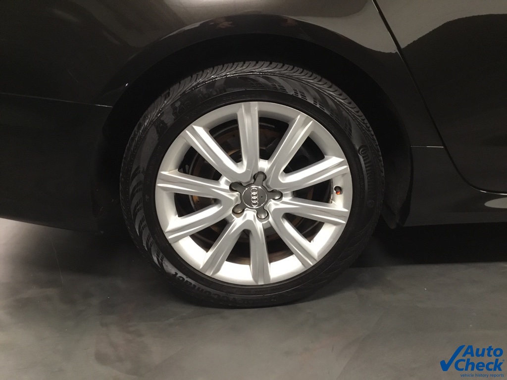 Vehicle image 14 of 52