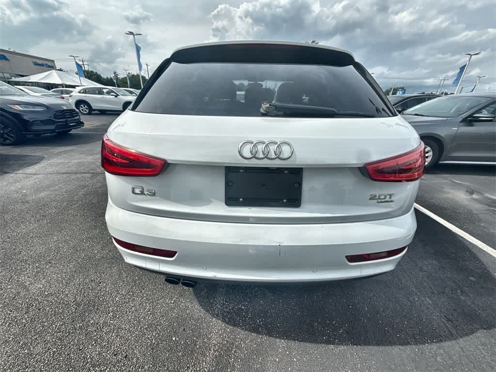 2015 Audi Q3 2.0T Prestige Image 9 of 36