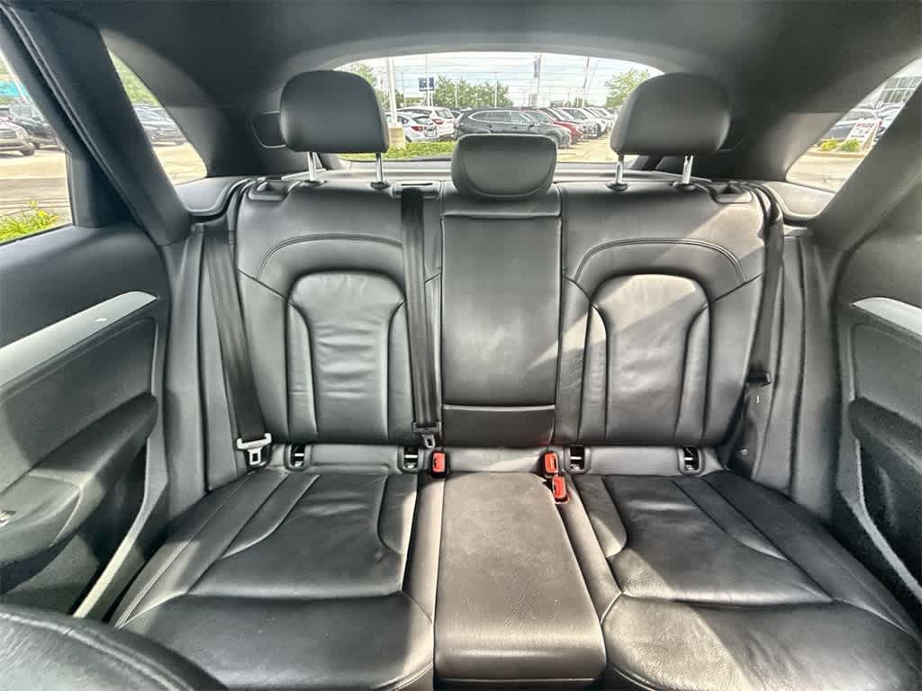 2015 Audi Q3 2.0T Prestige Image 17 of 36