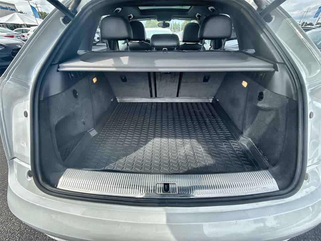 2015 Audi Q3 2.0T Prestige Image 12 of 36