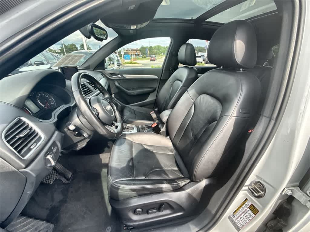2015 Audi Q3 2.0T Prestige Image 16 of 36