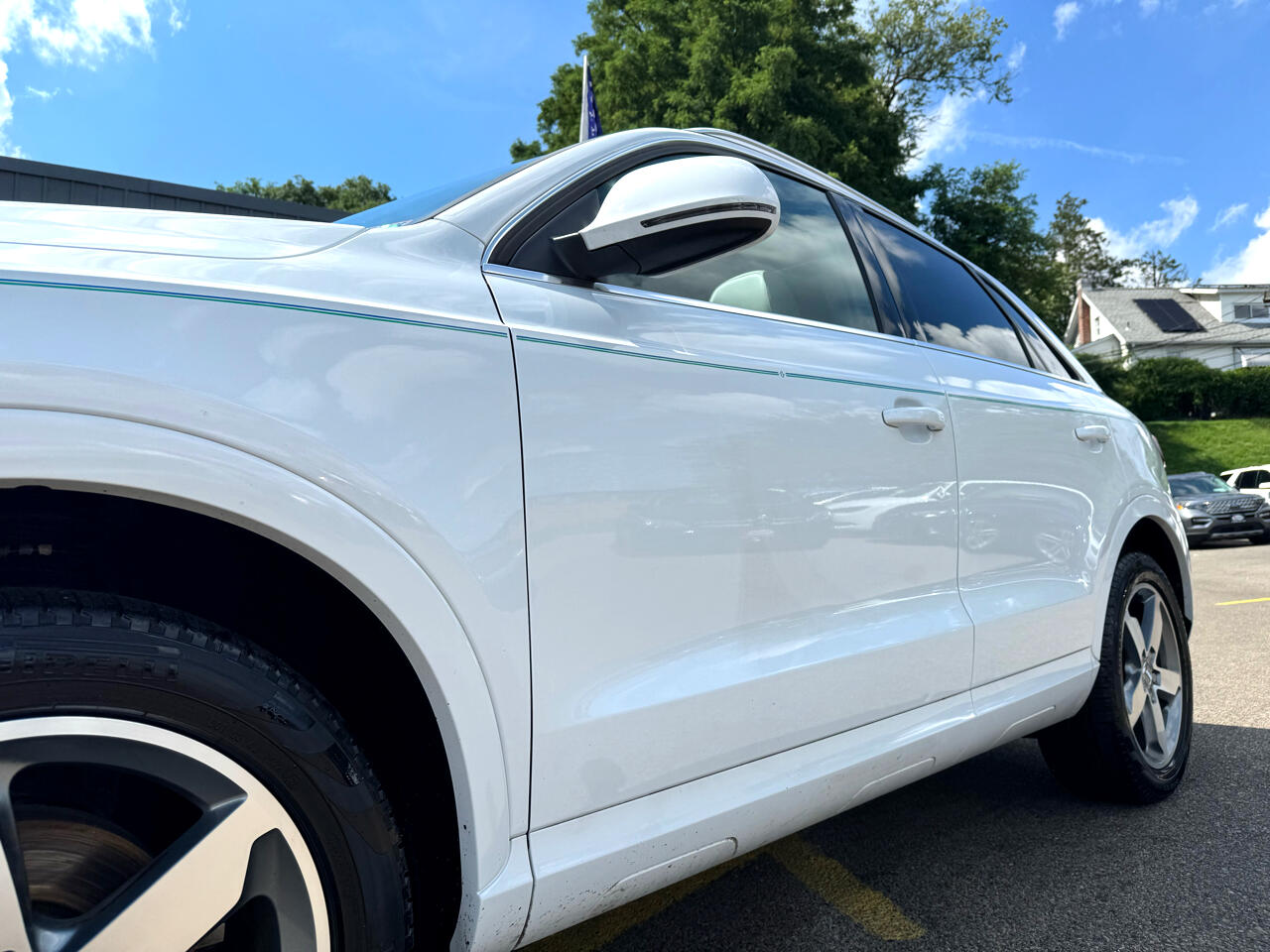 Vehicle image 7 of 57