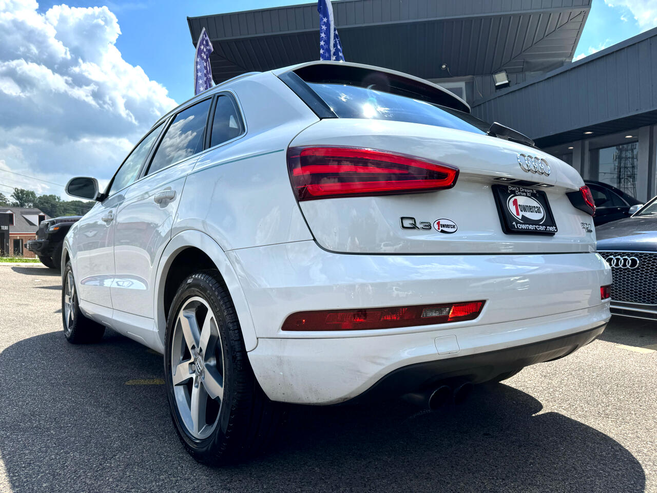 Vehicle image 9 of 57
