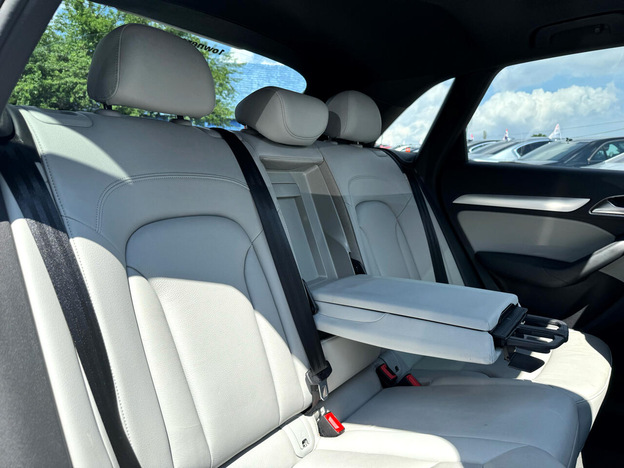Vehicle image 17 of 57