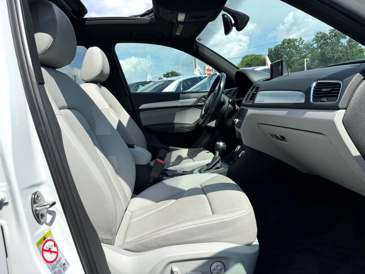 Vehicle image 26 of 57