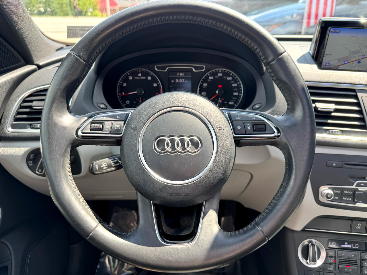 Vehicle image 32 of 57
