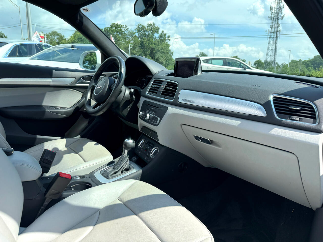 Vehicle image 29 of 57