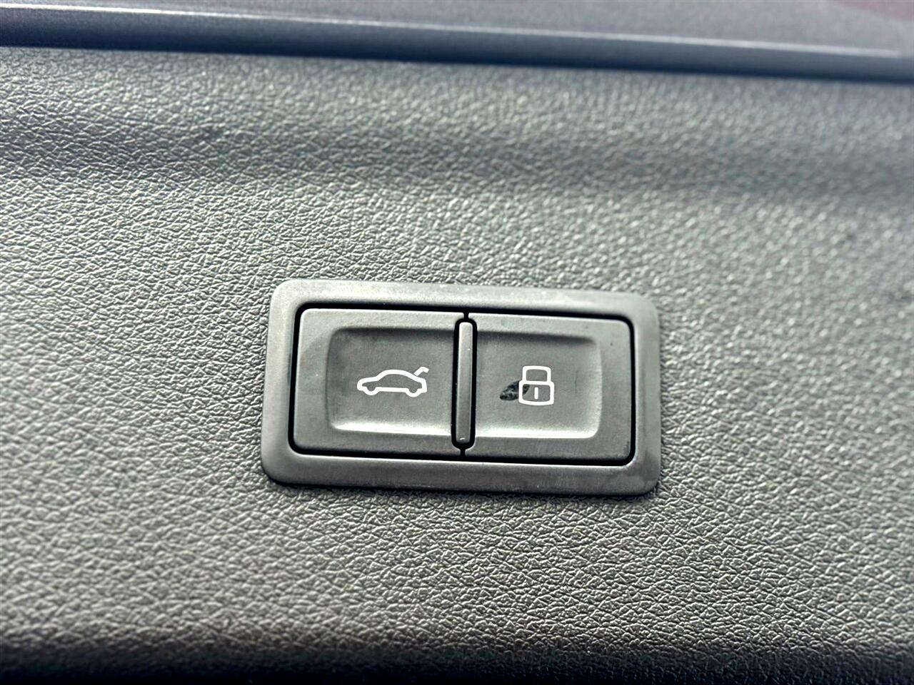 2015 Audi Q3 2.0T Prestige Image 11 of 13