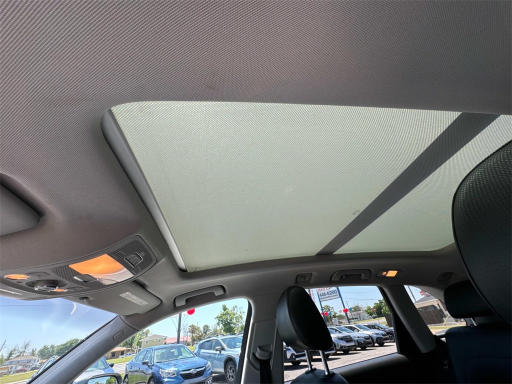 Vehicle image 27 of 28