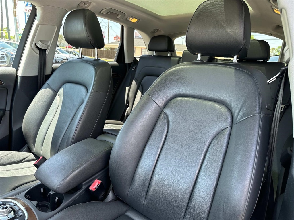 Vehicle image 16 of 28