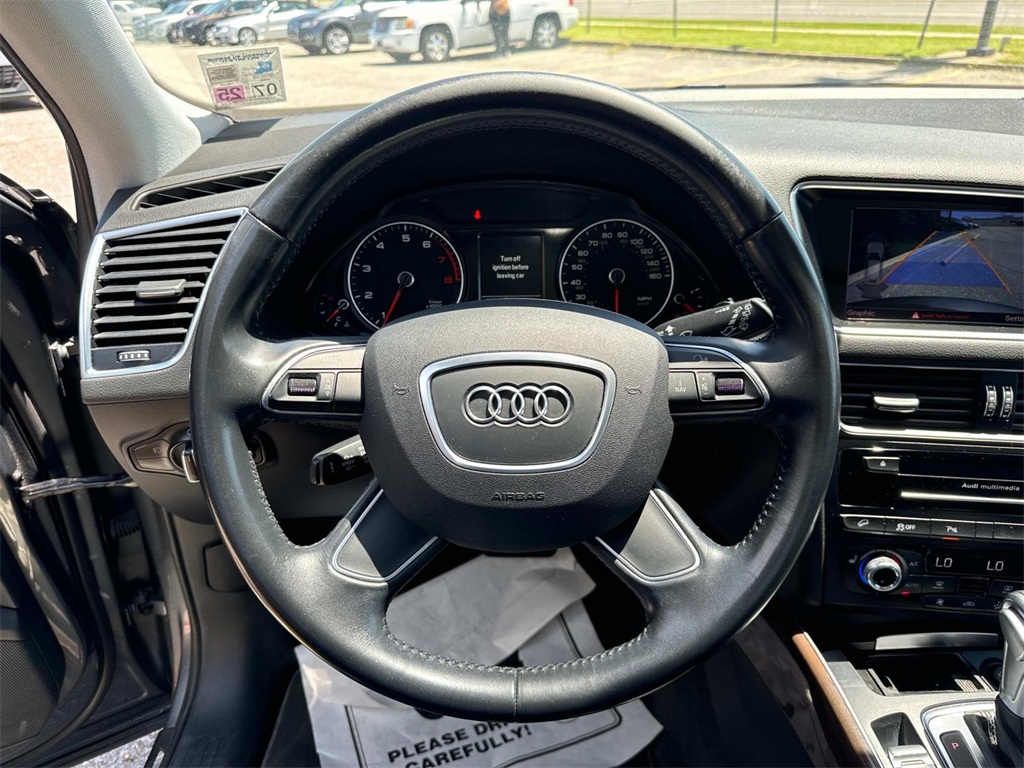 Vehicle image 21 of 28