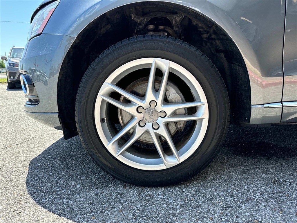 Vehicle image 7 of 28