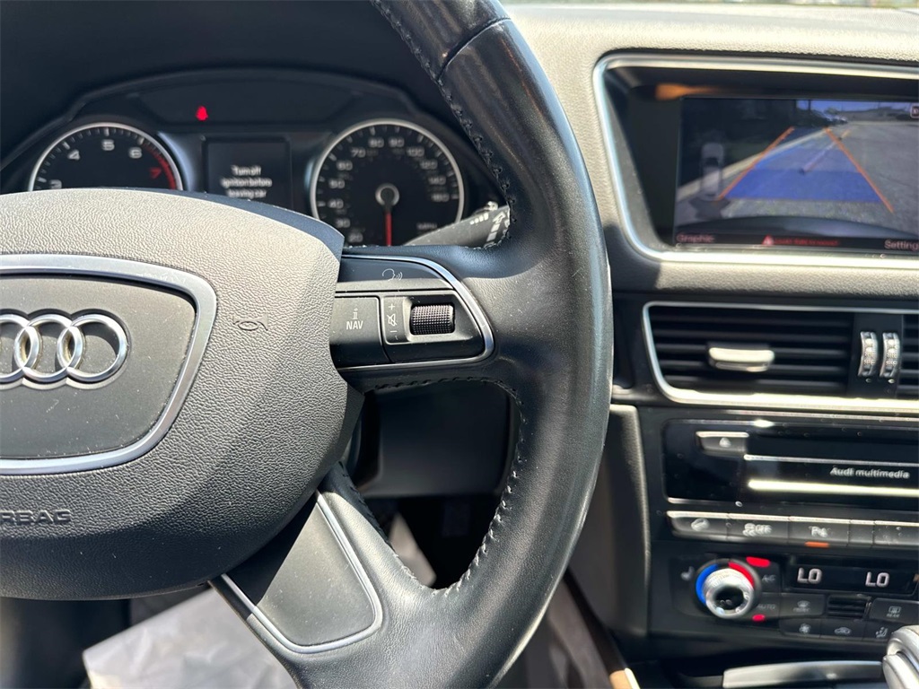 Vehicle image 23 of 28