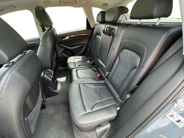 Vehicle image 12 of 18