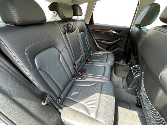Vehicle image 11 of 18
