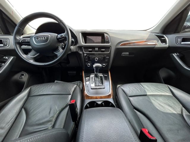 Vehicle image 14 of 18