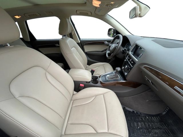 Vehicle image 13 of 19