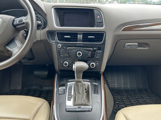 Vehicle image 19 of 19