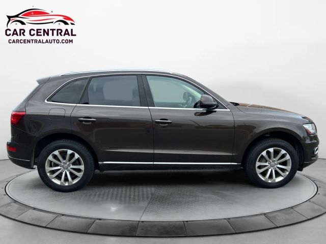 Vehicle image 4 of 19
