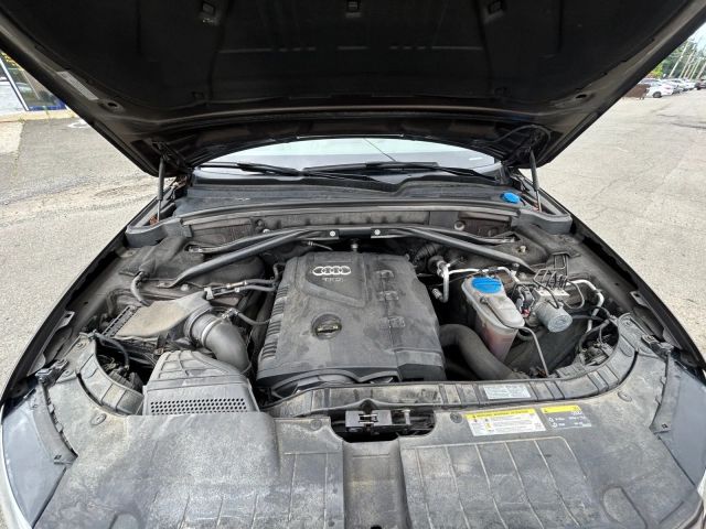 Vehicle image 9 of 19