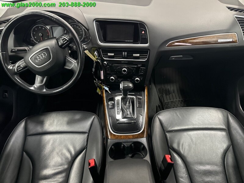 Vehicle image 12 of 33