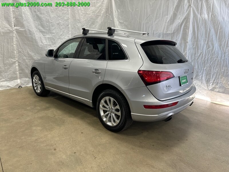 Vehicle image 7 of 33