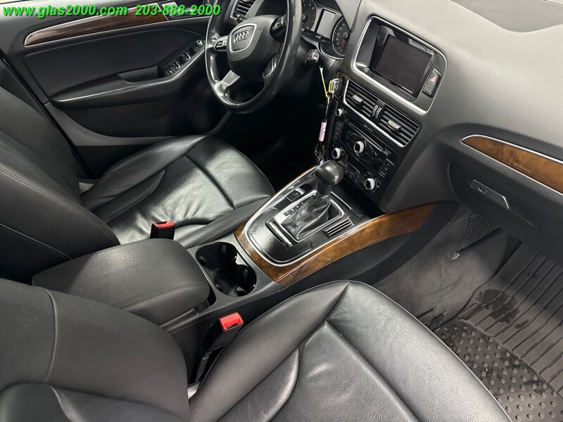 Vehicle image 11 of 33