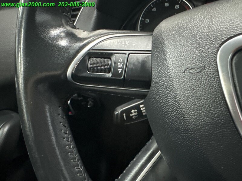 Vehicle image 22 of 33