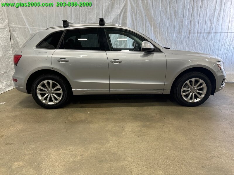 Vehicle image 4 of 33