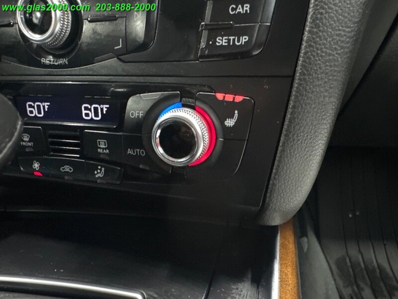 Vehicle image 19 of 33