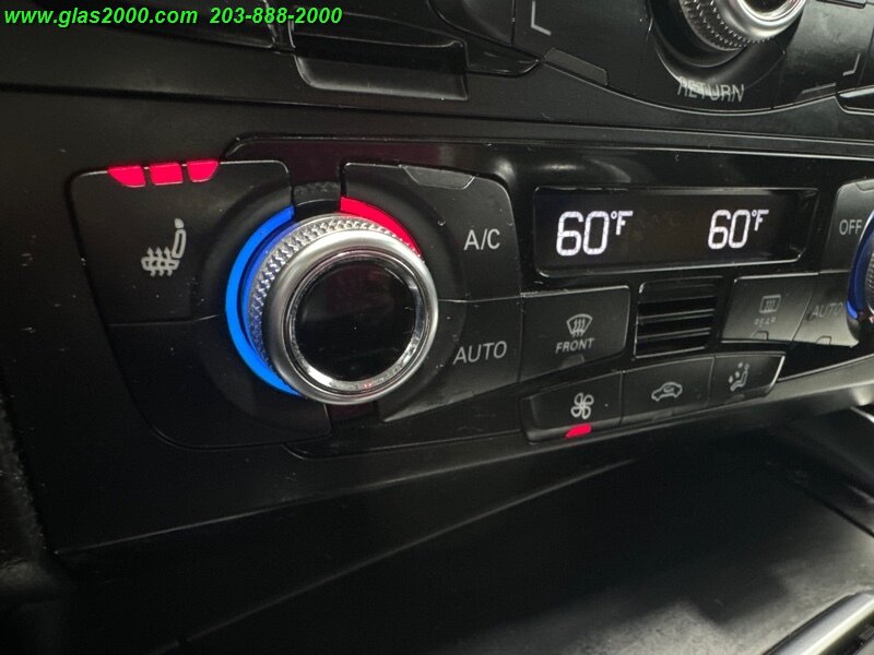 Vehicle image 27 of 33