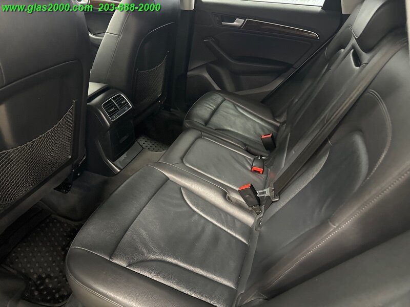 Vehicle image 13 of 33
