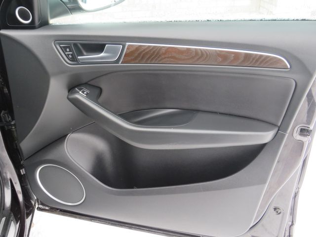 Vehicle image 19 of 28