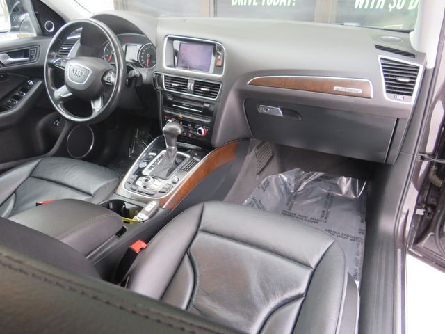 Vehicle image 12 of 28