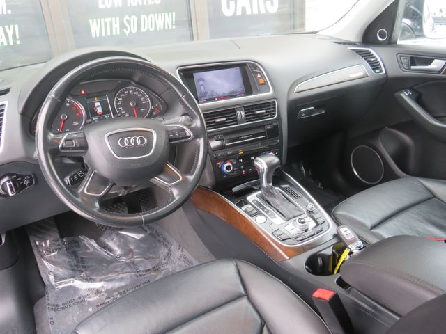 Vehicle image 9 of 28