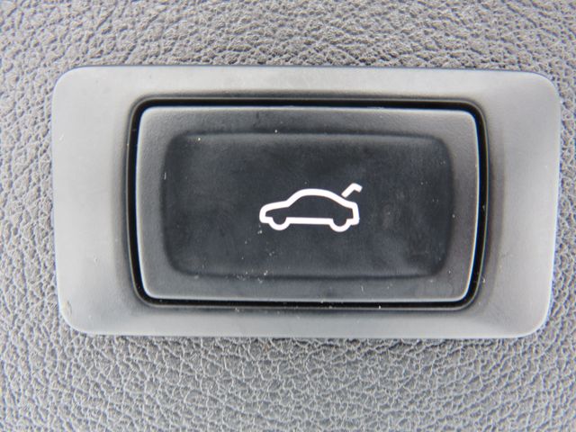 Vehicle image 6 of 28