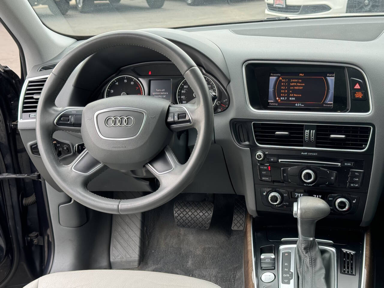 Vehicle image 21 of 41