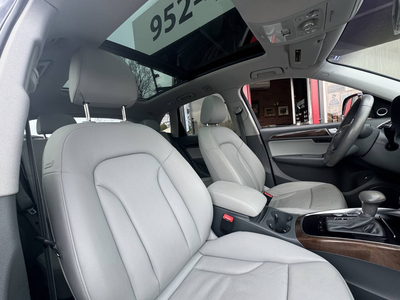 Vehicle image 18 of 41