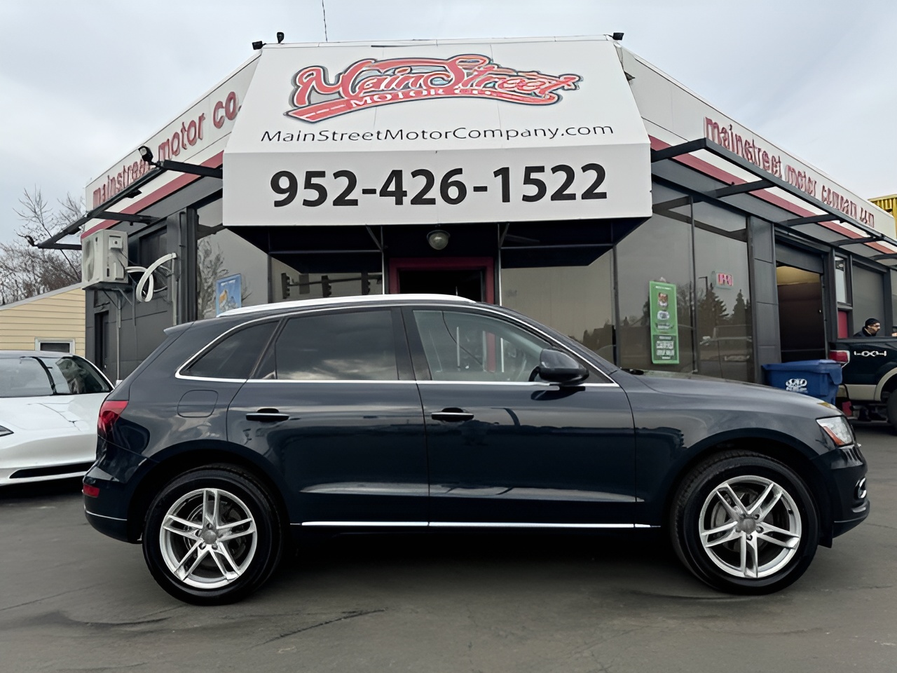 Vehicle image 37 of 41
